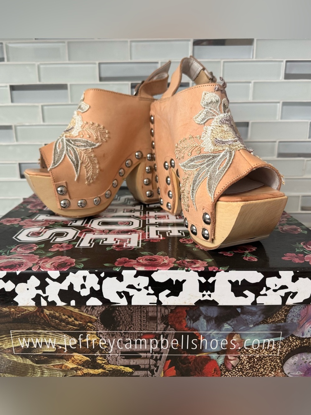 Jeffrey Campbell Peach Floral Embroidered Leather Platform Clogs - Picture 3 of 6